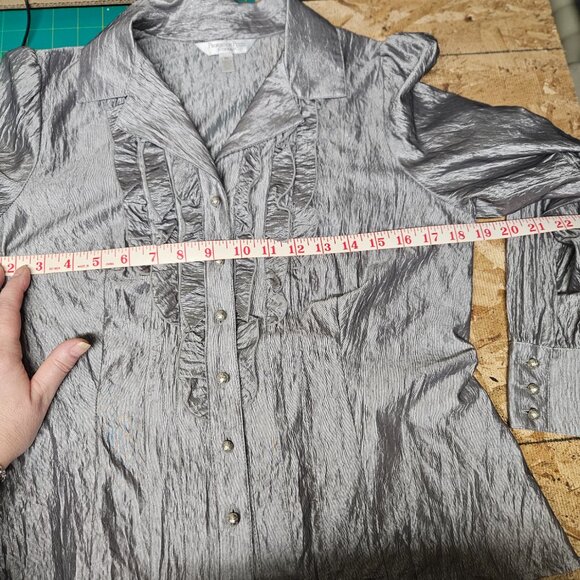 3/$25 Tuxedo Blouse - silver - Picture 7 of 8